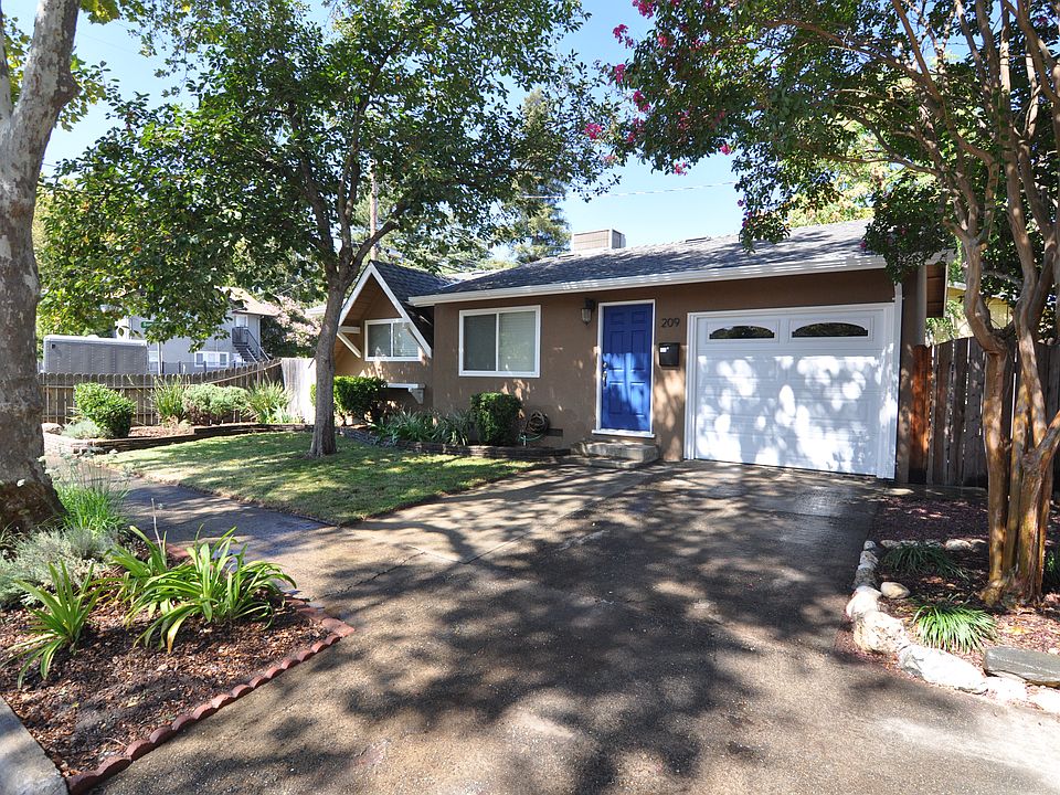1st image of 209 Bonita St