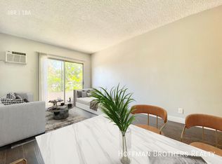 5557 Carlton Way #17, Los Angeles, CA 90028