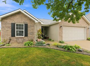 3926 Whitfield Chase, Fort Wayne, IN 46815