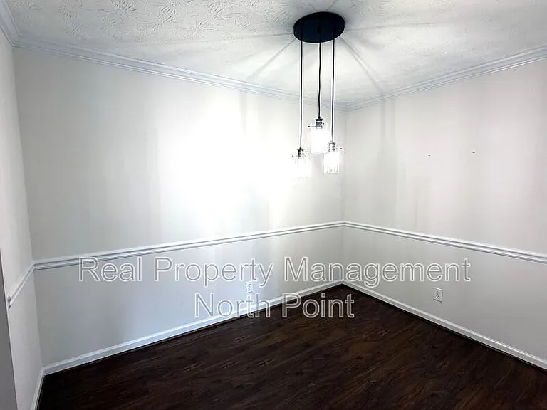 3513 Essex Ave — Photo 9