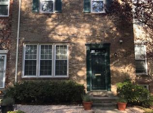 610 Northcliffe Dr, Rockville, MD 20850