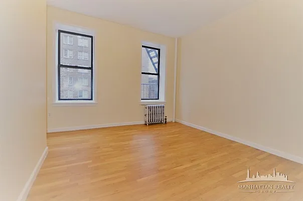 Rented by Manhattan Realty Group | media 16