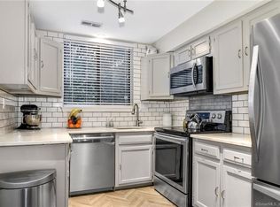 16 Rowayton Woods Dr #16, Norwalk, CT 06854