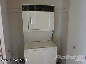 gofl links laundry area