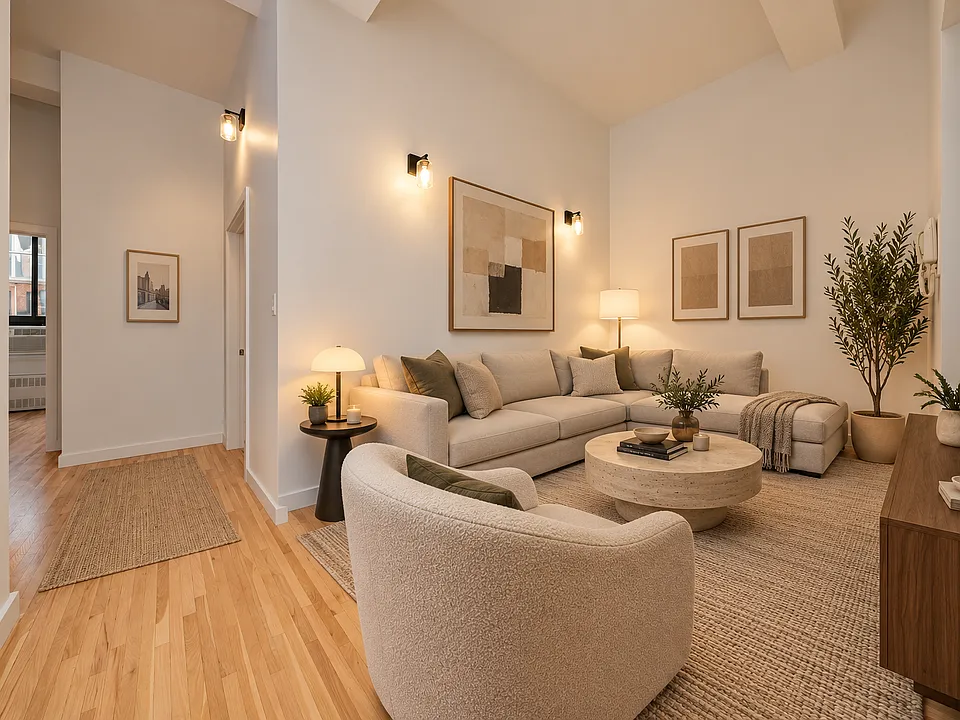 31 E 31st St #8A