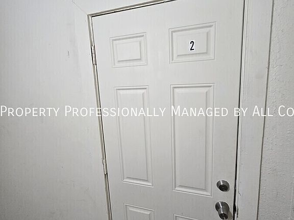 2nd image of 602 Emma St #2