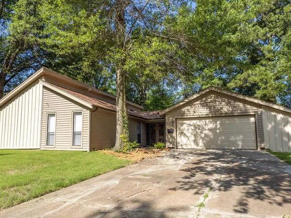 1036 W Roselawn Dr, West Memphis, AR 72301