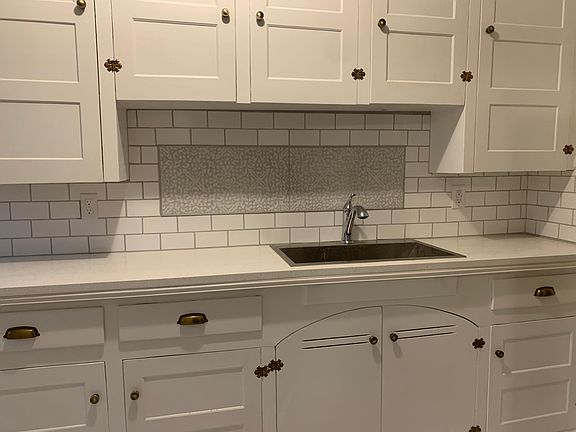 2nd image of 135 E Drayton St #135