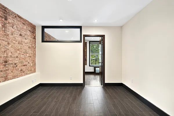 Rented by Compass | media 7