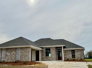 242 Hemingway Cir, Canton, MS 39046