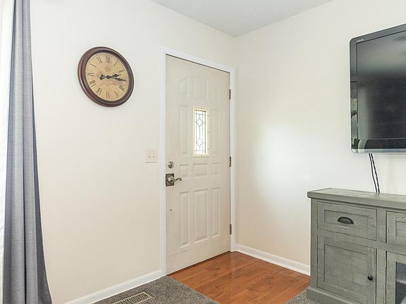 4th image of 2826 Glendale Blvd