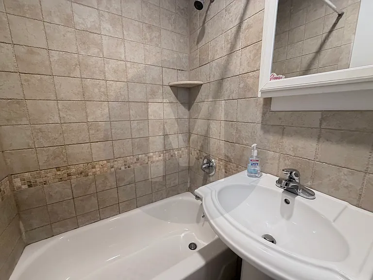 314 E 62nd St #4 — Photo 9