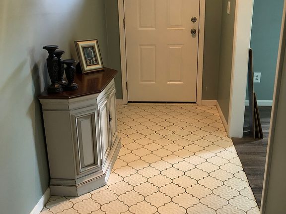 3rd image of 5318 Woodhill Cir