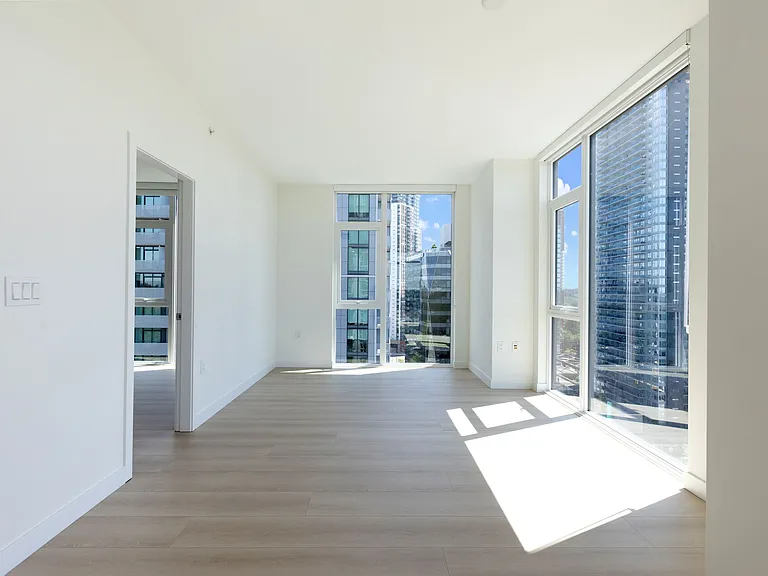 13573 98a Ave #1403 — Photo 6