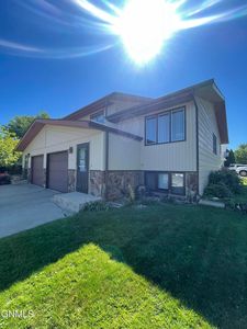 1101 19th St SE, Mandan, ND, 58554