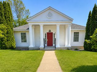 354 19th Pl, Clinton, IA 52732