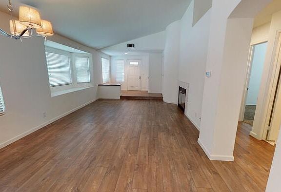 5th image of 570 Pacific Cove Dr