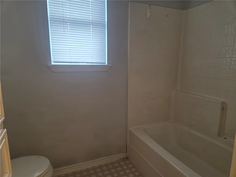 5218 Lethaby Dr — Photo 16