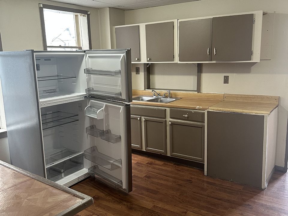 1st image of 984 Jefferson Ave APT 13