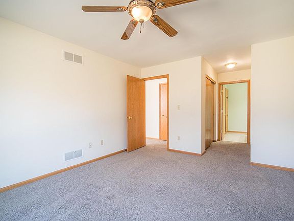 2nd image of W196N11394 Shadow Wood Dr