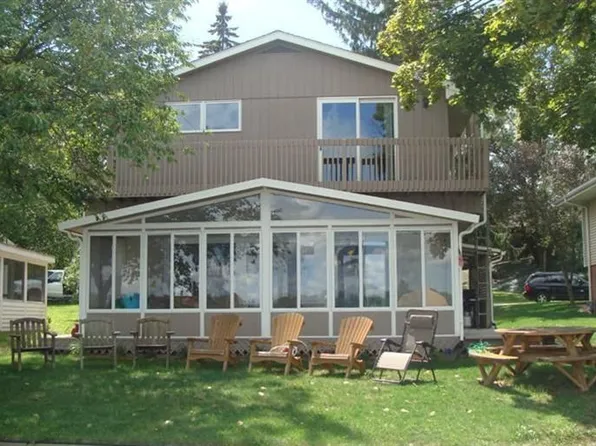 1480 Ridge Rd, Chelsea, MI 48118