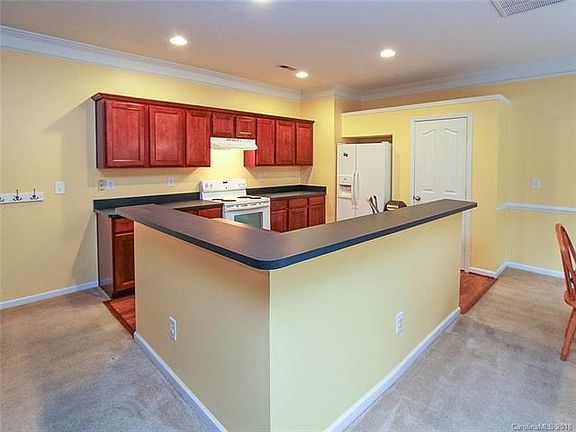 4th image of 13923 Plowdon Ct