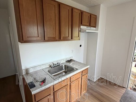 5th image of 45 Park Ave