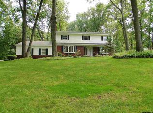 21 Inverness Ln, Clifton Park, NY 12065