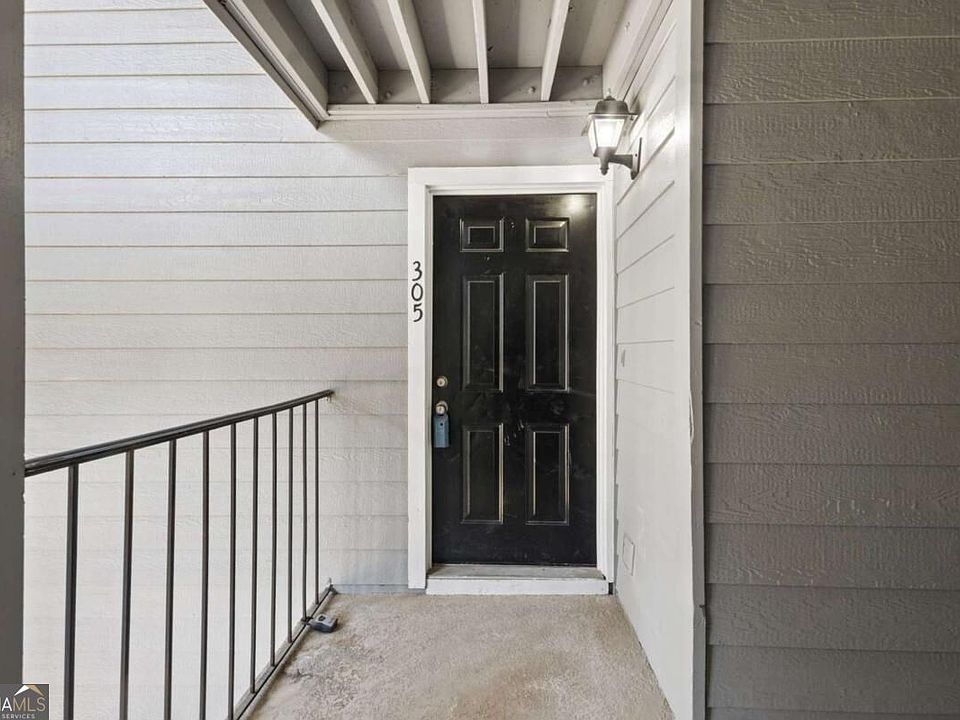 1st image of 305 Granville Ct