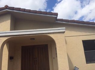 2121 NE 186th St, Miami, FL 33179
