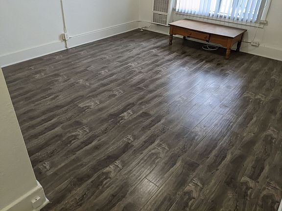 4th image of 2913 S Flower St #C04