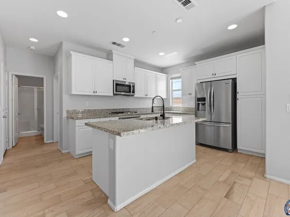 305 Paseo Gusto #220, Palm Desert, CA 92211