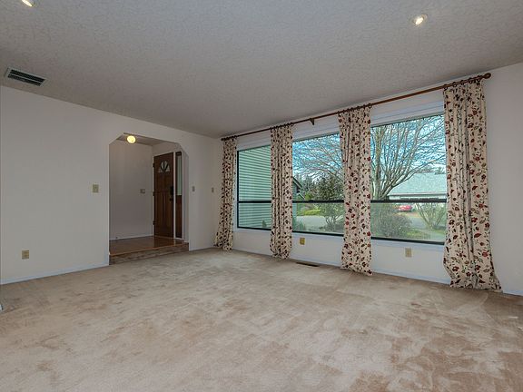 4th image of 14711 SE 28th St