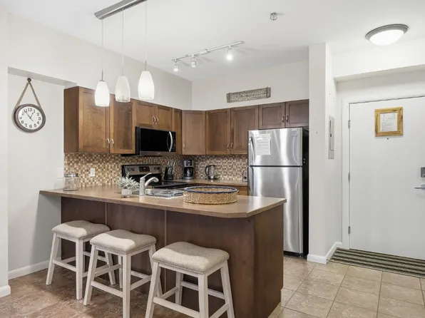 654 Cook Rd #454, Kelowna, BC V1W 3G7