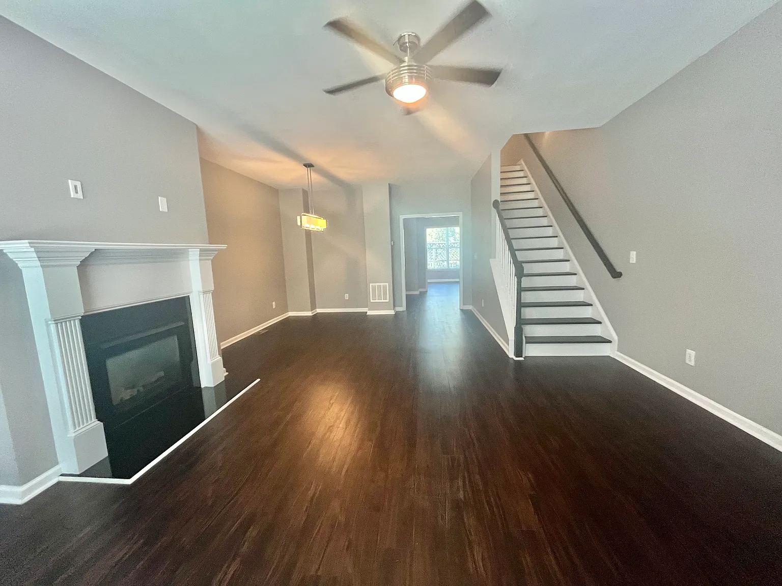 1 bed, 1728 sqft, $2,450 — Photo 4