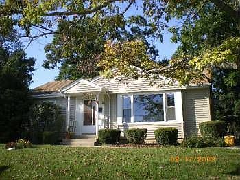 2nd image of 210 Harvey Ave