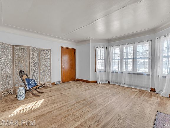 4th image of 13991 Whitcomb St