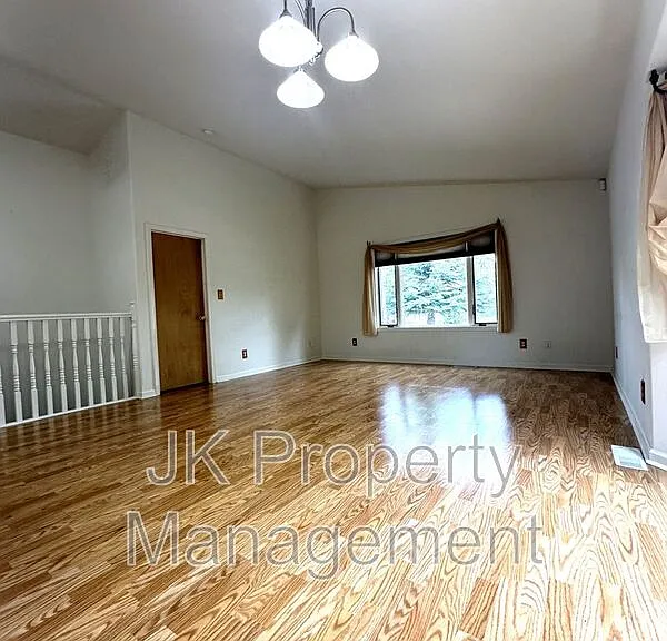 3209 Wild Rose Ln — Photo 7