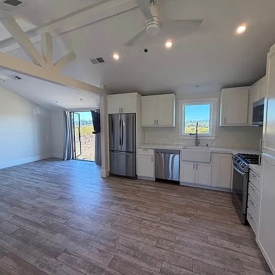 Studio, 600 sqft, $2,500 — Photo 3