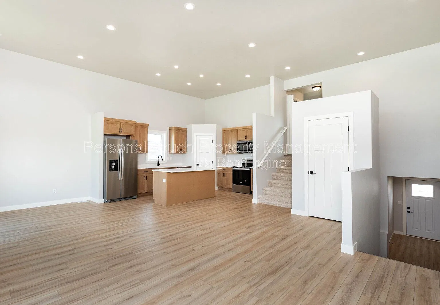 4 bed, 3.0 bath, 2017 sqft, $2,500 — Photo 2