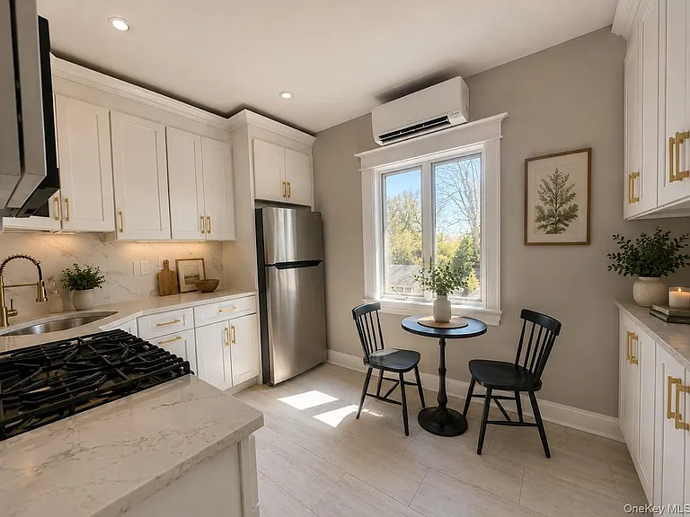 55 Sea Cliff Ave — Photo 7