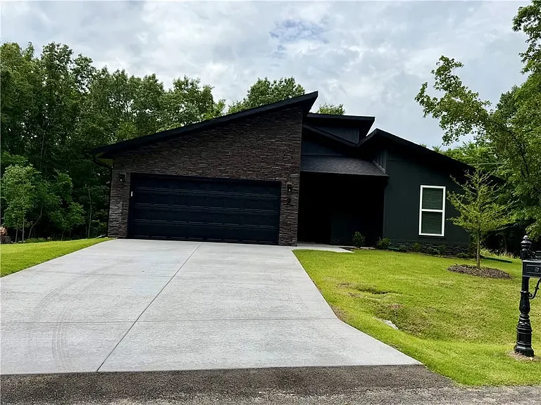 2 Fryer Ln — Photo 1