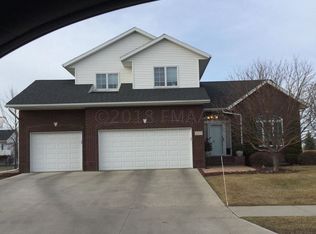 3207 45th Ave S, Fargo, ND 58104