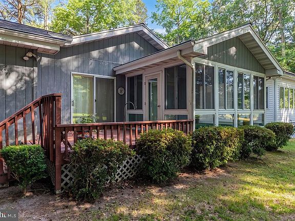 3rd image of 17 Sundial Cir