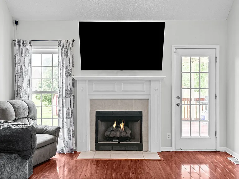 1283 Carnation Ct — Photo 5
