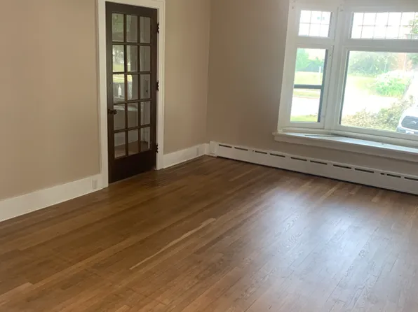 610 N Hartwell Ave, Waukesha, WI 53186