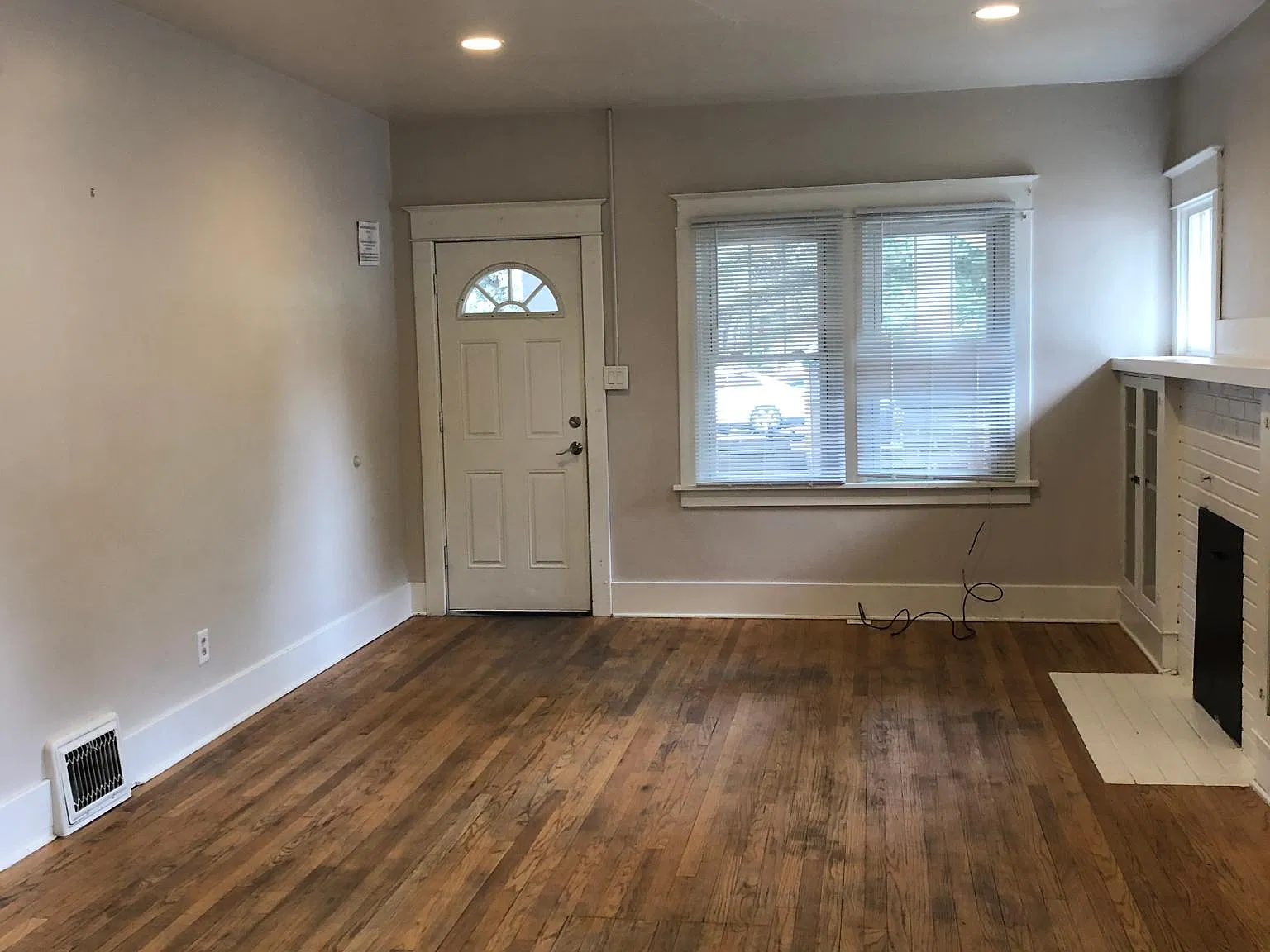 4 bed, 2000 sqft, $7,600 — Photo 4