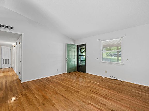 5th image of 1636 Wendy Cir