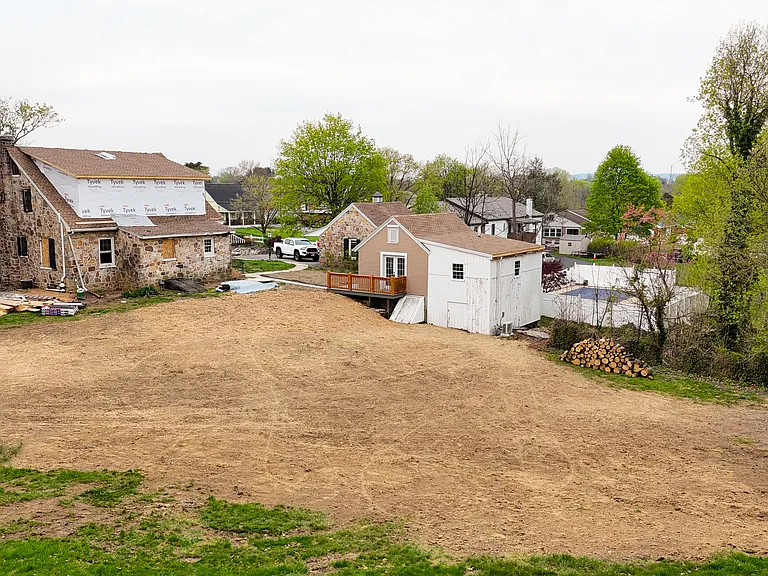 6373 Lincoln Way W — Photo 4