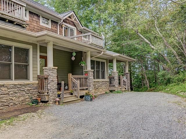 1st image of 403 Vista Dr